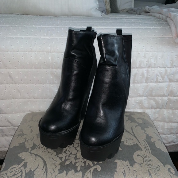 Black Platform Heels - Picture 2 of 6